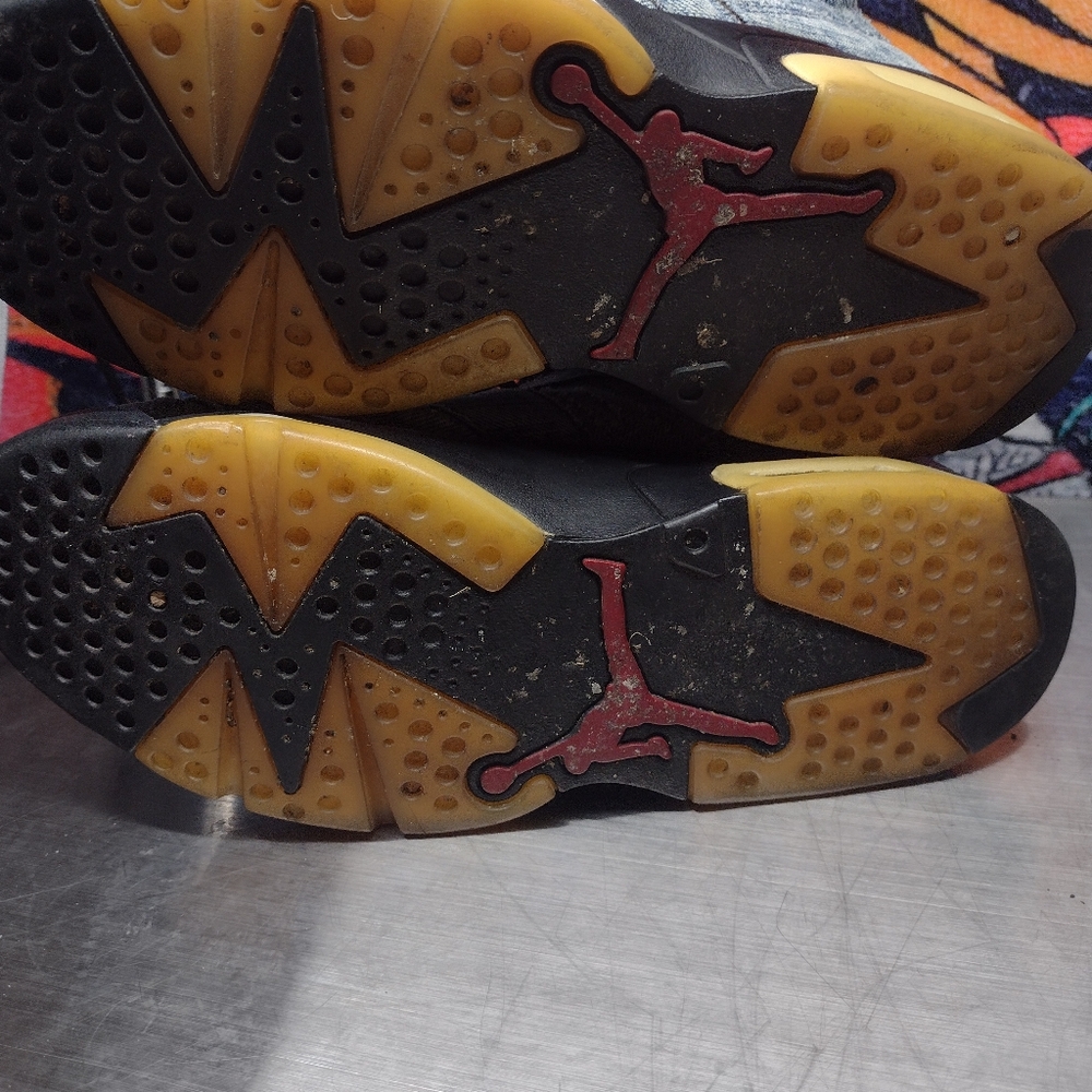 Jordan Retro 6 - Picture 2 of 6